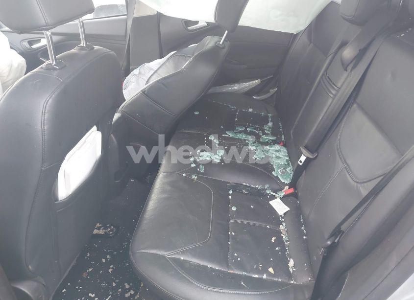 Photo 8 of 2015 Ford Focus SE (VIN 1FADP3K28FL270670)