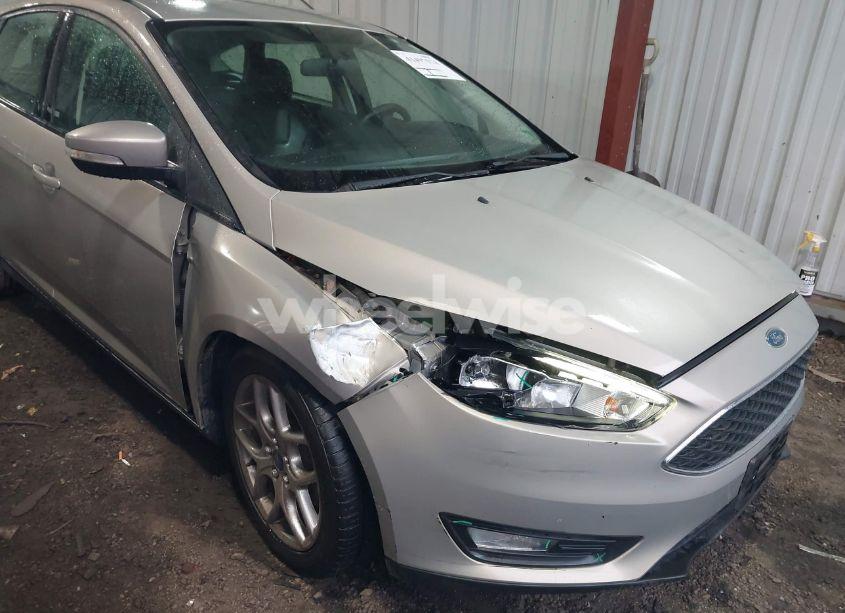 Photo 6 of 2015 Ford Focus SE (VIN 1FADP3K28FL286447)