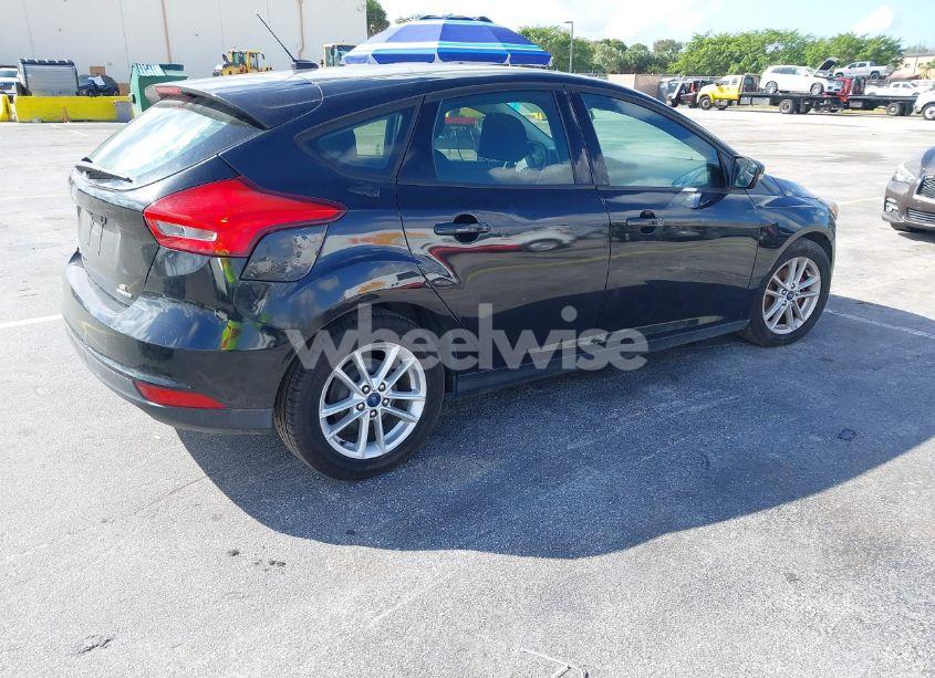 Photo 4 of 2015 Ford Focus SE (VIN 1FADP3K28FL307328)