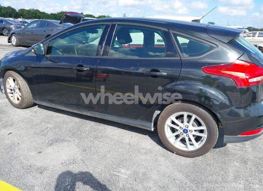 Photo 6 of 2015 Ford Focus SE (VIN 1FADP3K28FL307328)