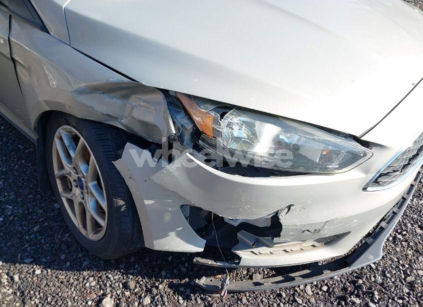 Photo 6 of 2015 Ford Focus SE (VIN 1FADP3K28FL336103)