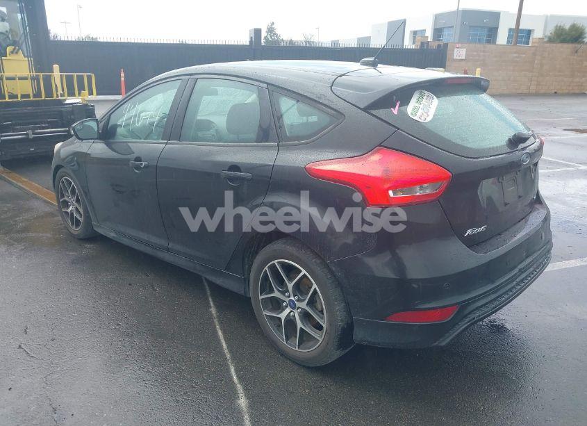 Photo 3 of 2015 Ford Focus SE (VIN 1FADP3K28FL348882)