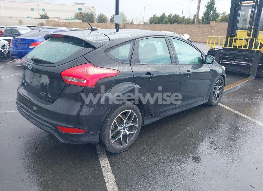 Photo 4 of 2015 Ford Focus SE (VIN 1FADP3K28FL348882)