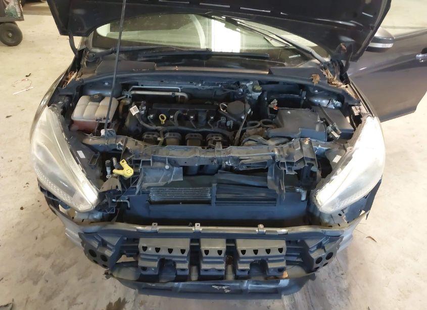 Photo 10 of 2015 Ford Focus SE (VIN 1FADP3K28FL351393)