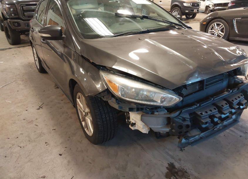 Photo 12 of 2015 Ford Focus SE (VIN 1FADP3K28FL351393)