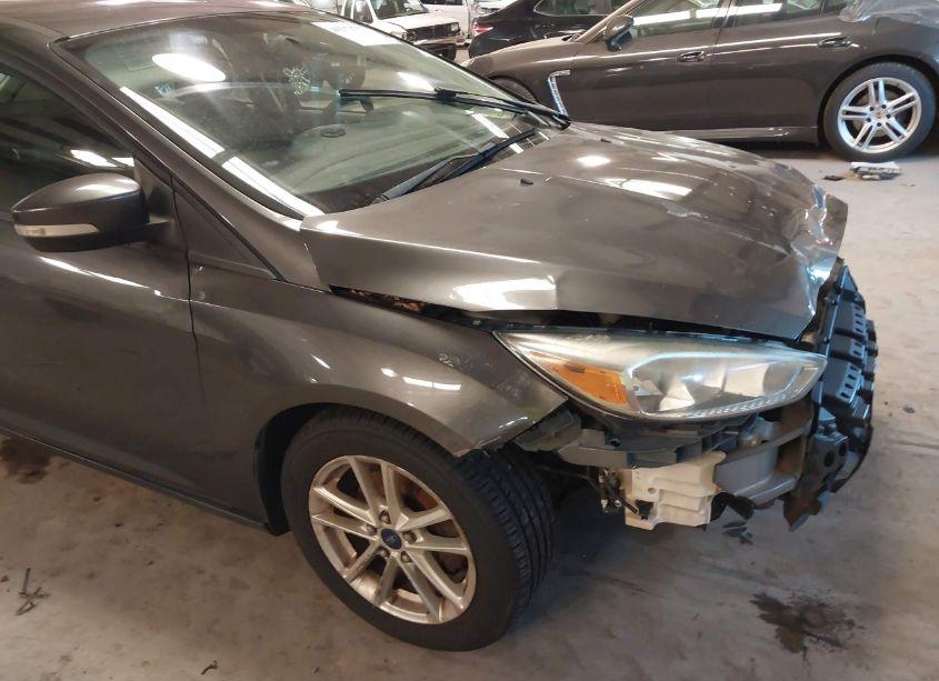 Photo 13 of 2015 Ford Focus SE (VIN 1FADP3K28FL351393)