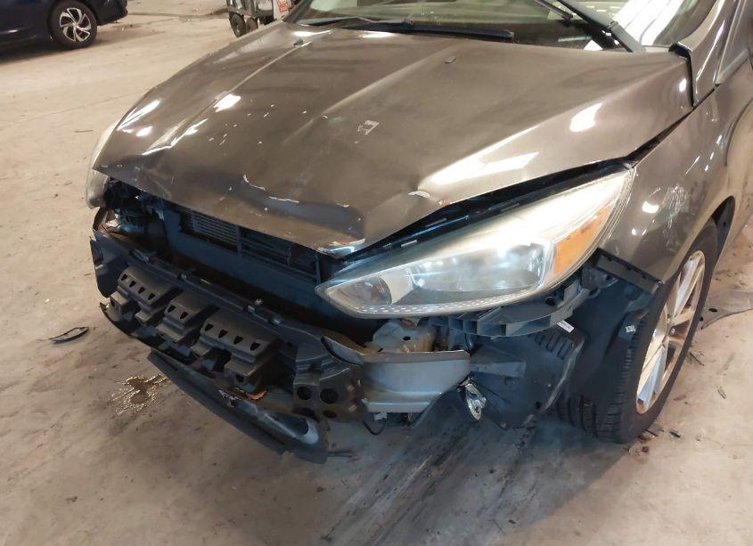 Photo 14 of 2015 Ford Focus SE (VIN 1FADP3K28FL351393)