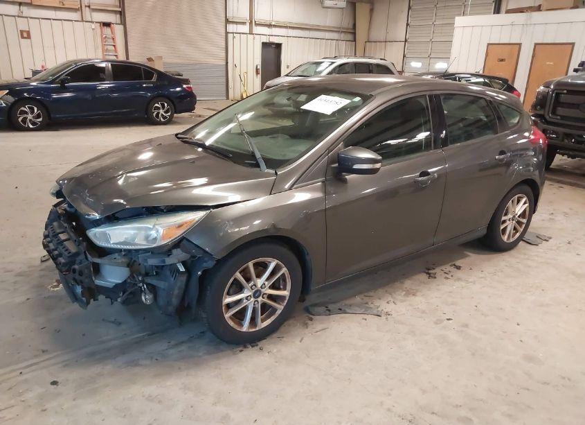 Photo 2 of 2015 Ford Focus SE (VIN 1FADP3K28FL351393)