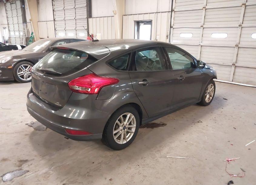 Photo 4 of 2015 Ford Focus SE (VIN 1FADP3K28FL351393)