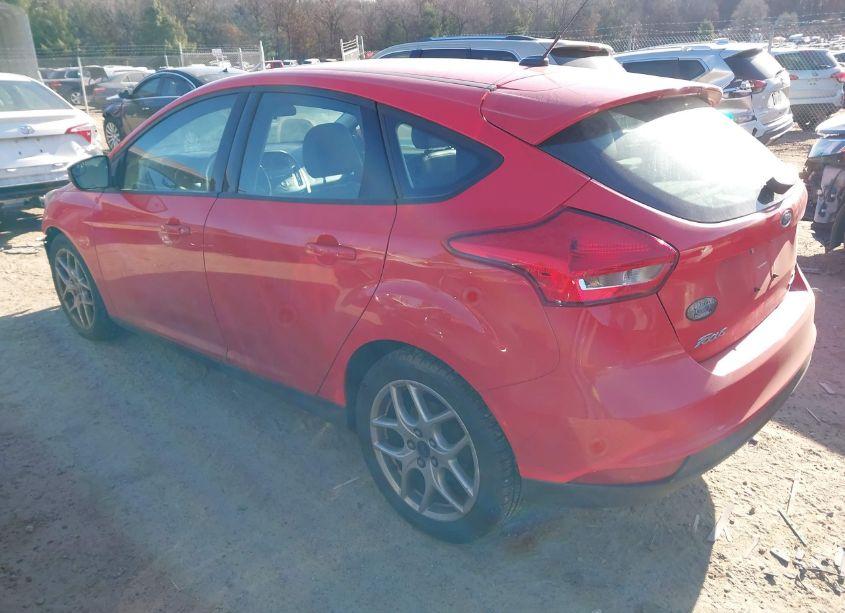 Photo 3 of 2015 Ford Focus SE (VIN 1FADP3K28FL355248)