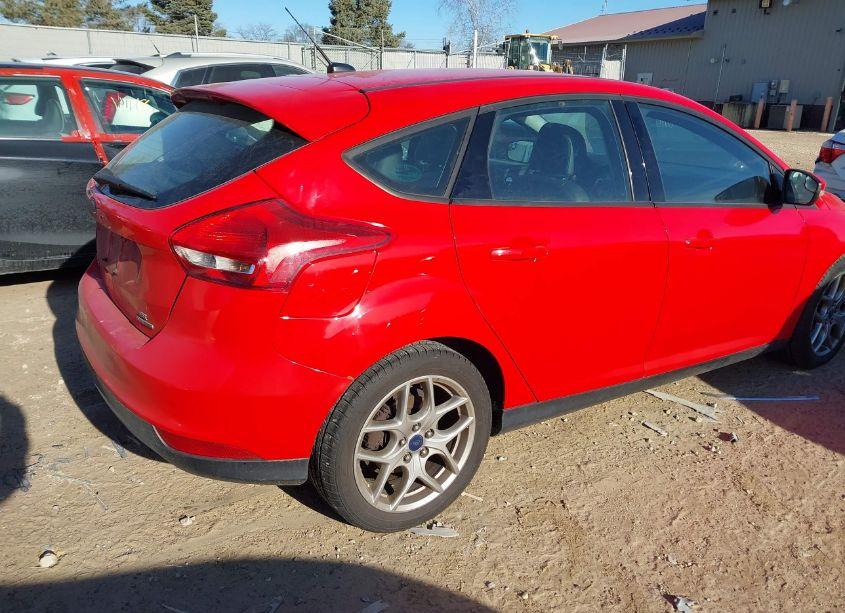 Photo 4 of 2015 Ford Focus SE (VIN 1FADP3K28FL355248)