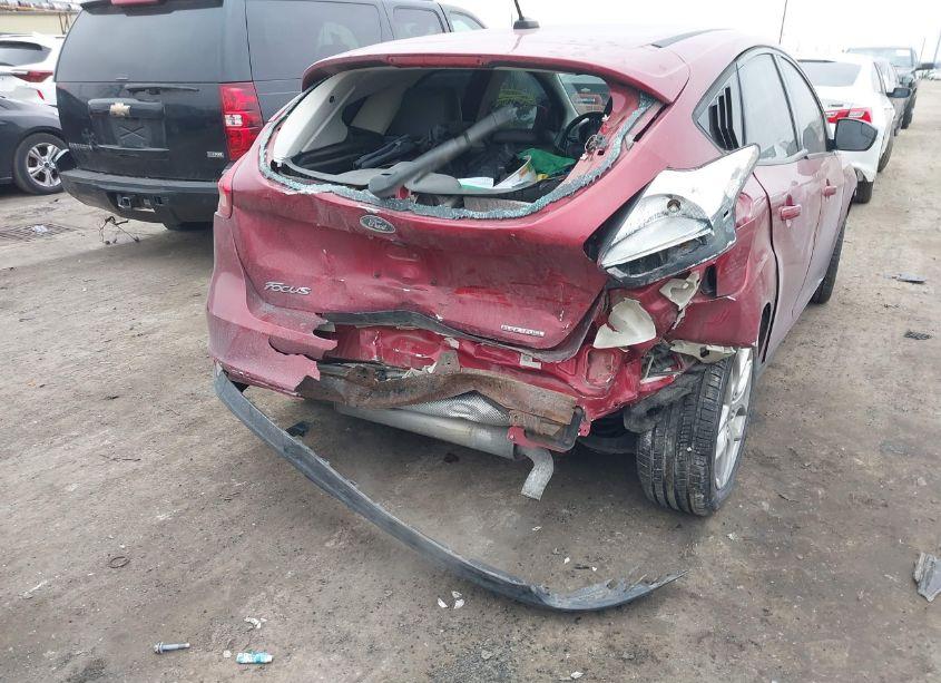 Photo 6 of 2015 Ford Focus SE (VIN 1FADP3K28FL356139)