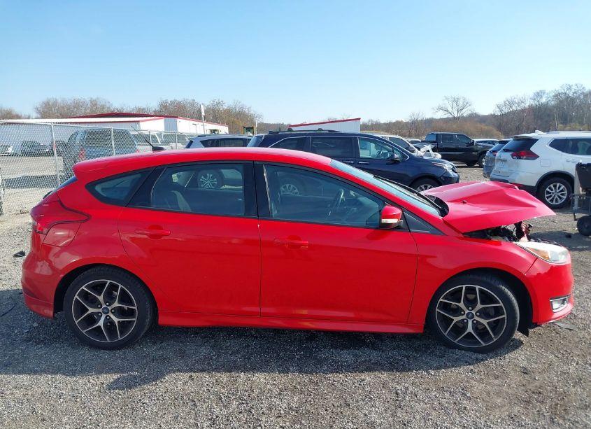 Photo 13 of 2015 Ford Focus SE (VIN 1FADP3K28FL364760)