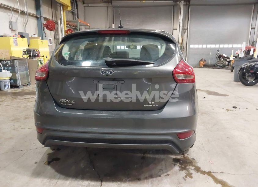 Photo 17 of 2015 Ford Focus SE (VIN 1FADP3K28FL383583)