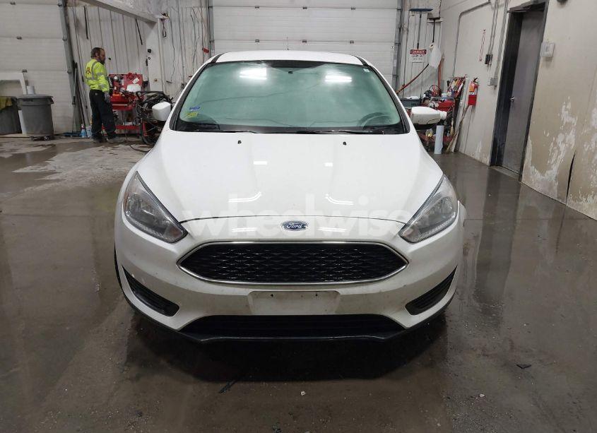 Photo 13 of 2016 Ford Focus SE (VIN 1FADP3K28GL234740)