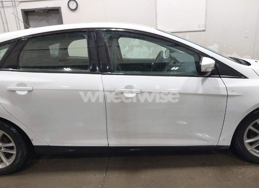 Photo 14 of 2016 Ford Focus SE (VIN 1FADP3K28GL234740)