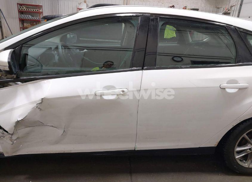 Photo 15 of 2016 Ford Focus SE (VIN 1FADP3K28GL234740)