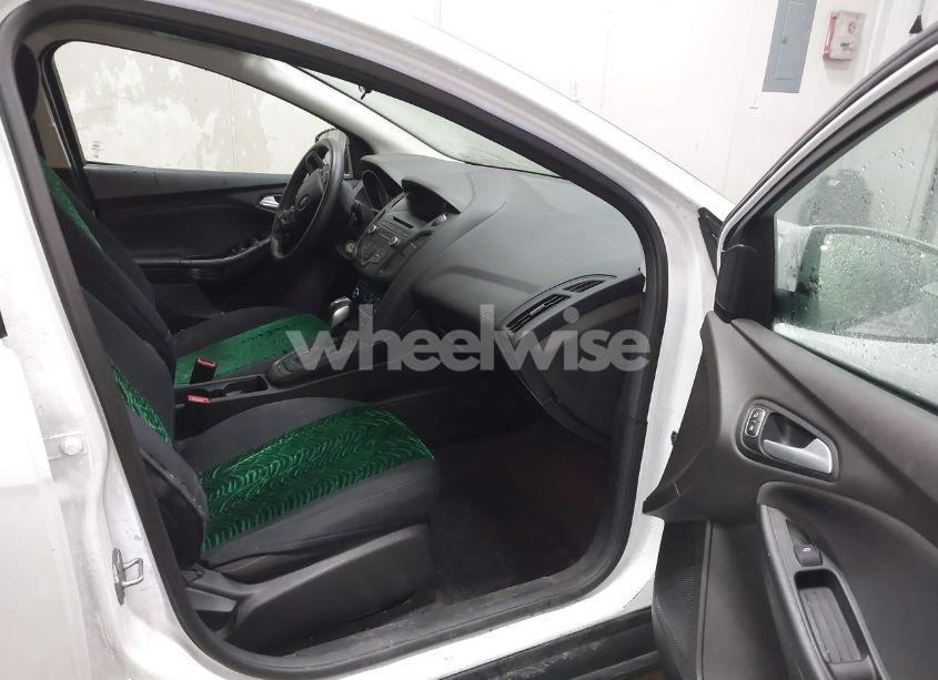 Photo 5 of 2016 Ford Focus SE (VIN 1FADP3K28GL234740)