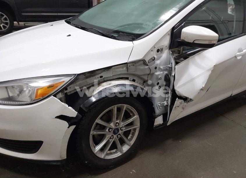 Photo 6 of 2016 Ford Focus SE (VIN 1FADP3K28GL234740)