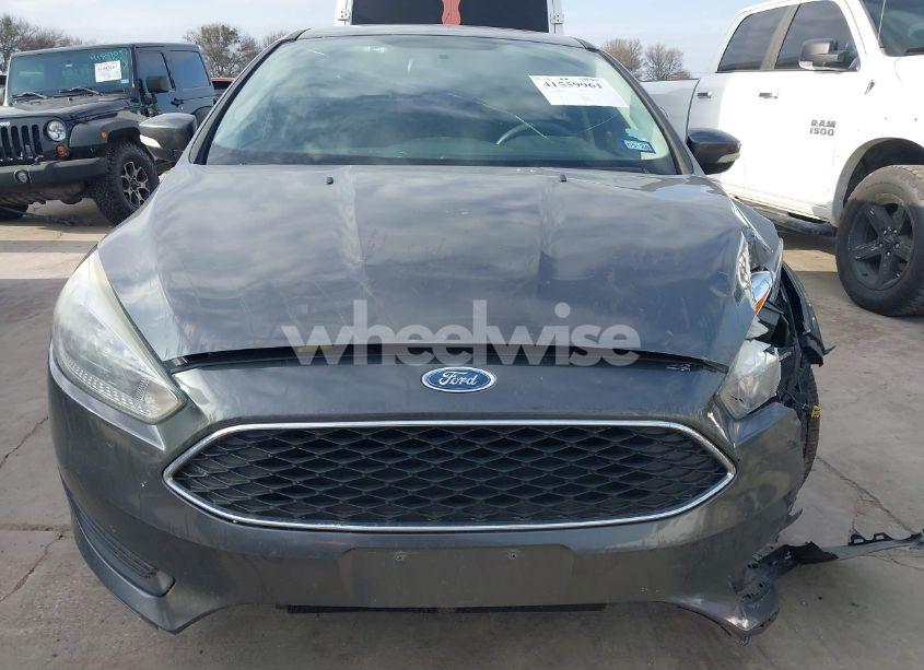 Photo 12 of 2016 Ford Focus SE (VIN 1FADP3K28GL276874)