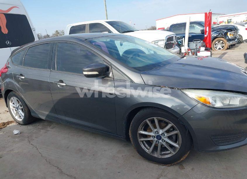 Photo 13 of 2016 Ford Focus SE (VIN 1FADP3K28GL276874)