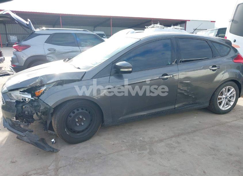 Photo 14 of 2016 Ford Focus SE (VIN 1FADP3K28GL276874)