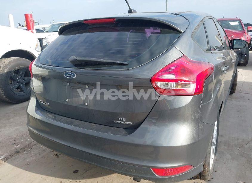 Photo 16 of 2016 Ford Focus SE (VIN 1FADP3K28GL276874)