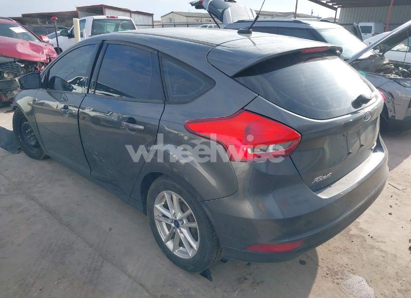 Photo 3 of 2016 Ford Focus SE (VIN 1FADP3K28GL276874)