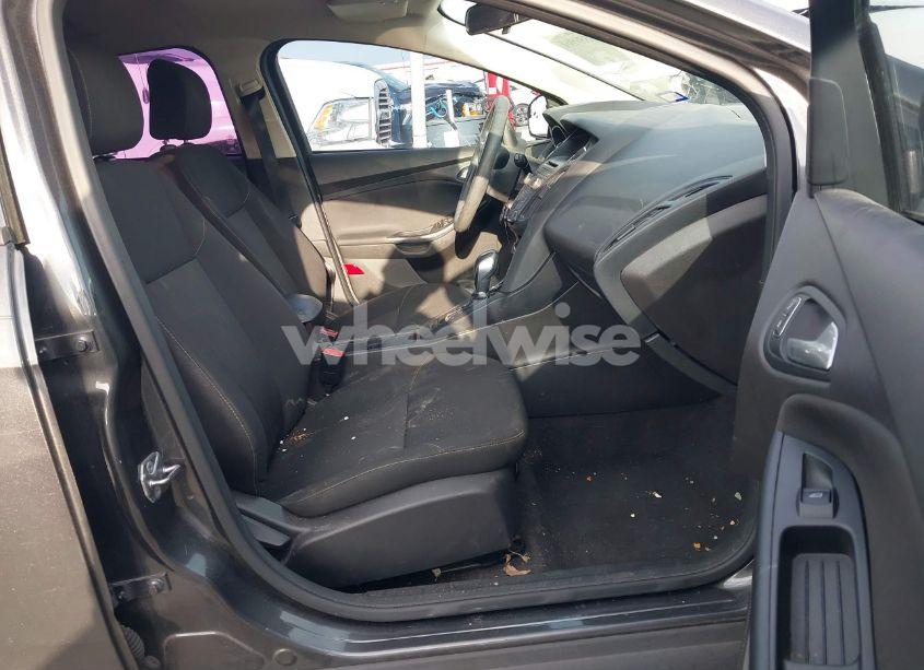 Photo 5 of 2016 Ford Focus SE (VIN 1FADP3K28GL276874)