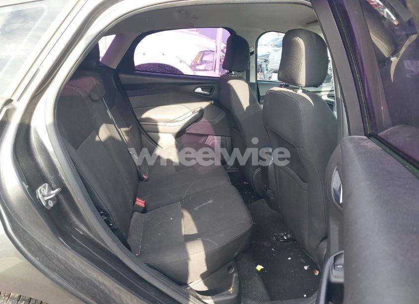 Photo 8 of 2016 Ford Focus SE (VIN 1FADP3K28GL276874)