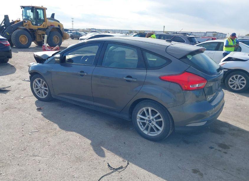 Photo 3 of 2016 Ford Focus SE (VIN 1FADP3K28GL294386)