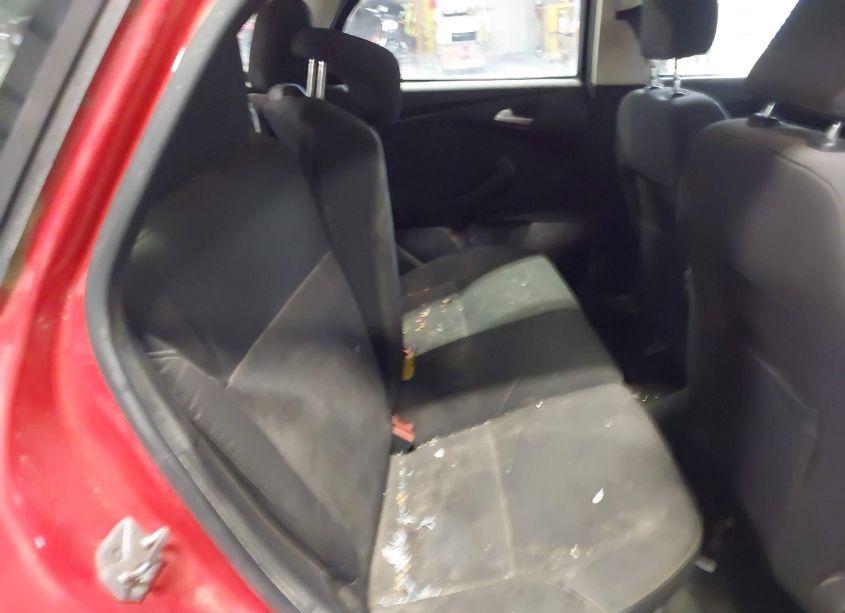 Photo 8 of 2016 Ford Focus SE (VIN 1FADP3K28GL301966)