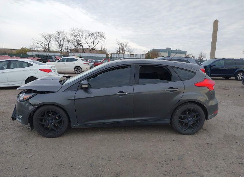 Photo 13 of 2016 Ford Focus SE (VIN 1FADP3K28GL311669)
