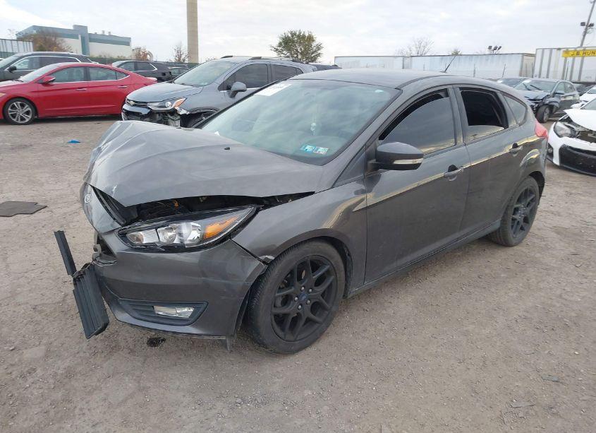 Photo 2 of 2016 Ford Focus SE (VIN 1FADP3K28GL311669)