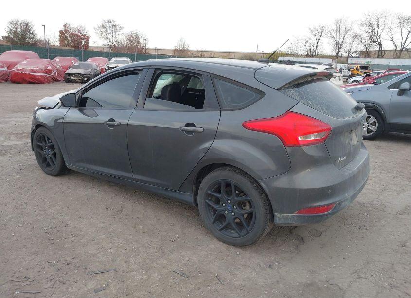 Photo 3 of 2016 Ford Focus SE (VIN 1FADP3K28GL311669)