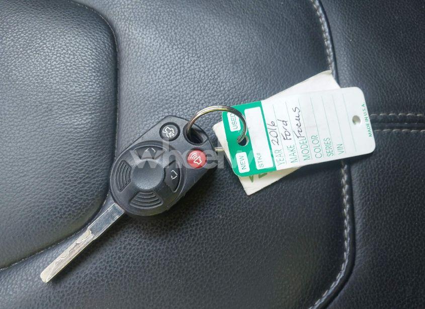 Photo 11 of 2016 Ford Focus SE (VIN 1FADP3K28GL332859)