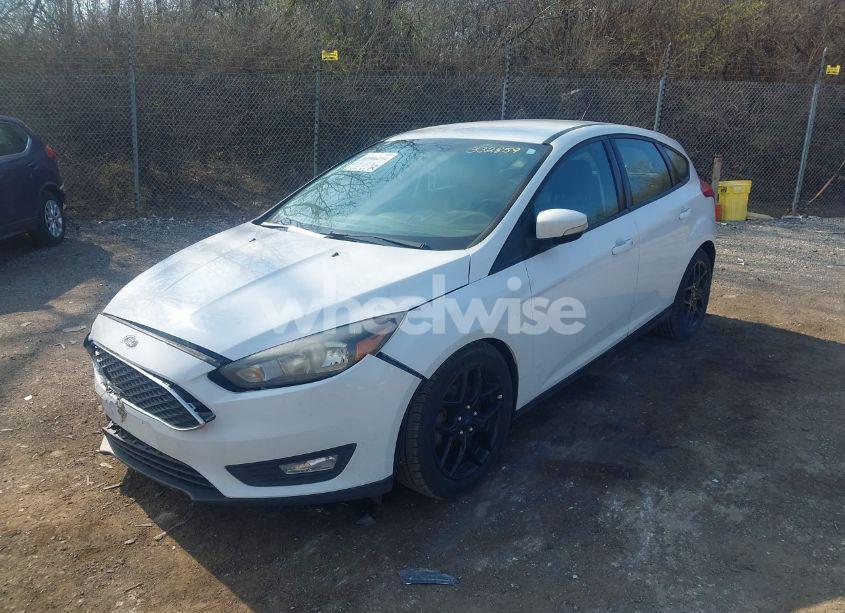 Photo 12 of 2016 Ford Focus SE (VIN 1FADP3K28GL332859)