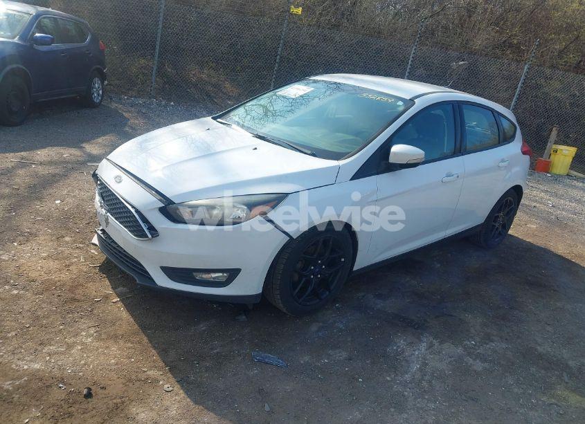 Photo 2 of 2016 Ford Focus SE (VIN 1FADP3K28GL332859)