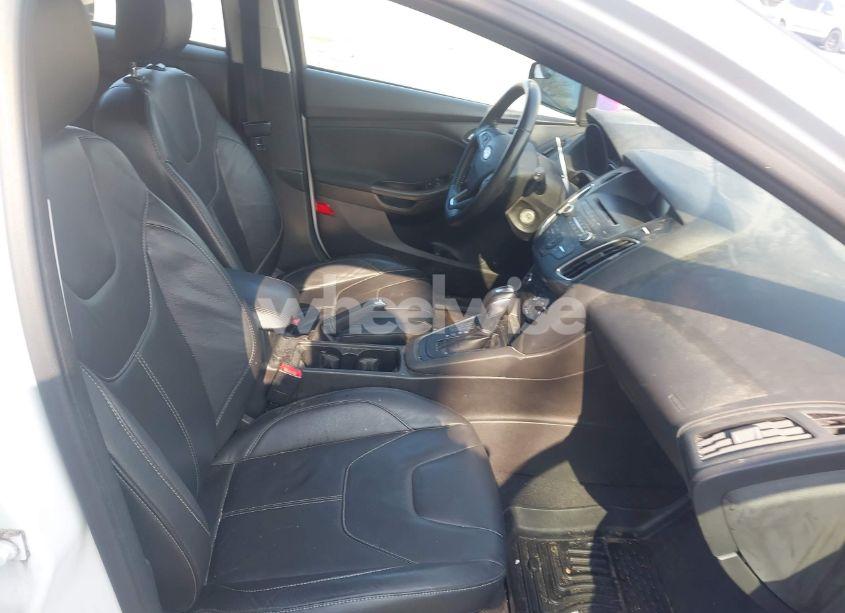 Photo 5 of 2016 Ford Focus SE (VIN 1FADP3K28GL332859)