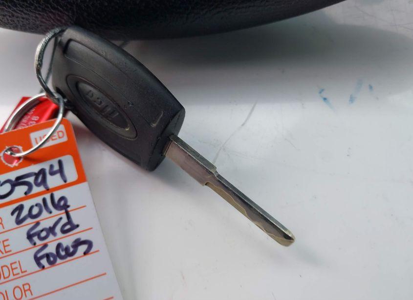 Photo 11 of 2016 Ford Focus SE (VIN 1FADP3K28GL344719)