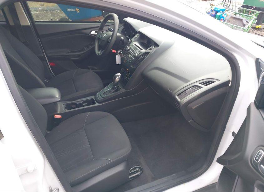 Photo 5 of 2016 Ford Focus SE (VIN 1FADP3K28GL344719)