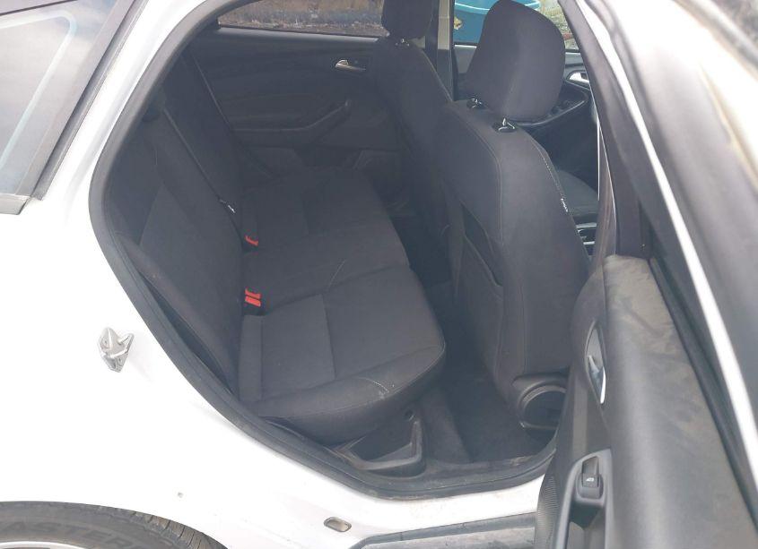 Photo 8 of 2016 Ford Focus SE (VIN 1FADP3K28GL344719)