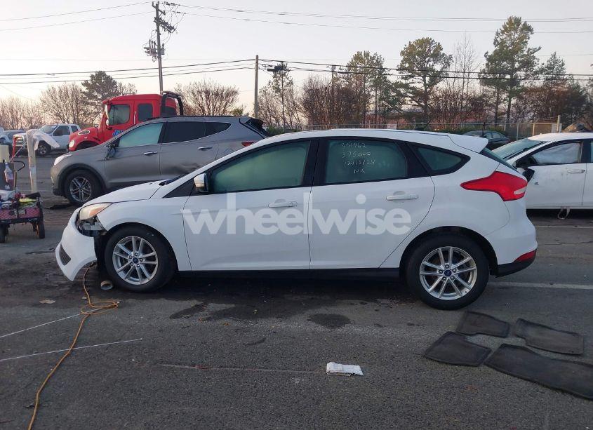 Photo 14 of 2016 Ford Focus SE (VIN 1FADP3K28GL351962)
