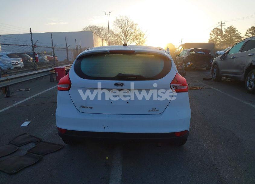 Photo 16 of 2016 Ford Focus SE (VIN 1FADP3K28GL351962)