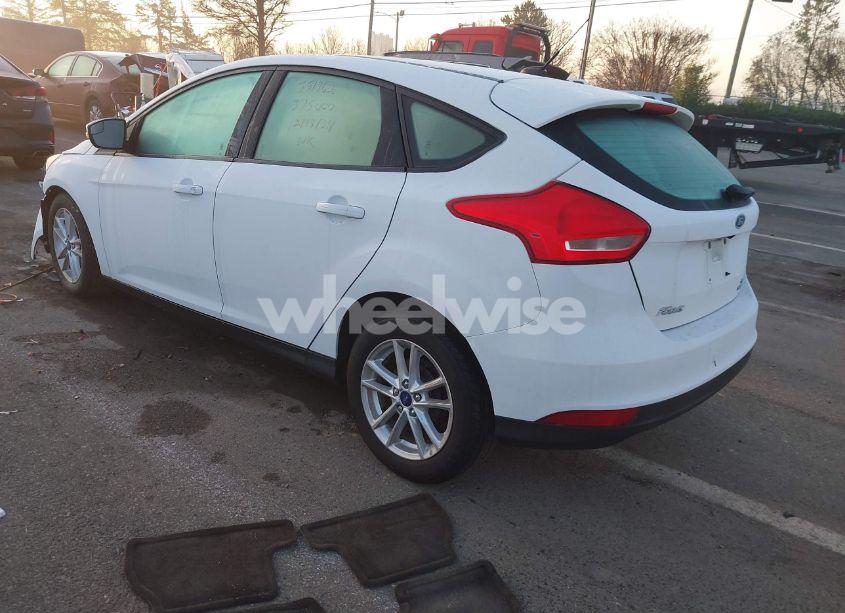 Photo 3 of 2016 Ford Focus SE (VIN 1FADP3K28GL351962)