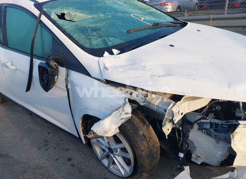 Photo 6 of 2016 Ford Focus SE (VIN 1FADP3K28GL351962)