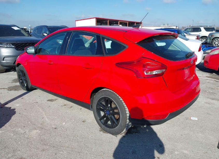 Photo 3 of 2016 Ford Focus SE (VIN 1FADP3K28GL359737)