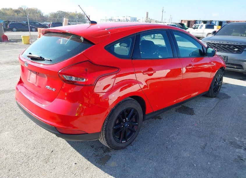Photo 4 of 2016 Ford Focus SE (VIN 1FADP3K28GL359737)