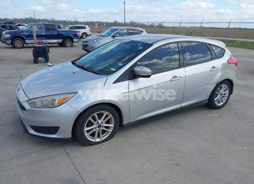 Photo 2 of 2016 Ford Focus SE (VIN 1FADP3K28GL381088)