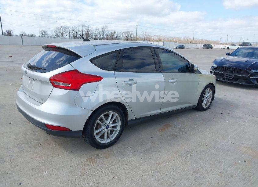 Photo 4 of 2016 Ford Focus SE (VIN 1FADP3K28GL381088)